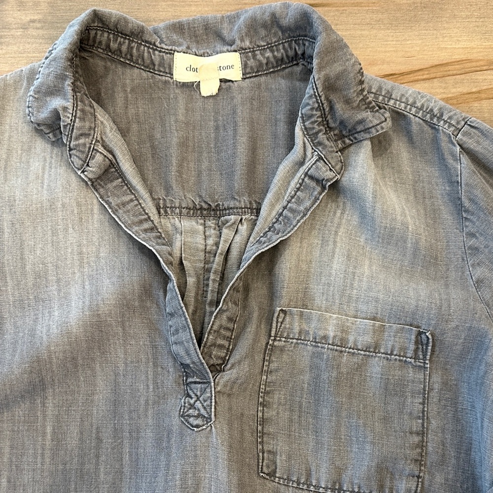 Cloth & Stone Charcoal Gray Chambray Top - Picture 3 of 7